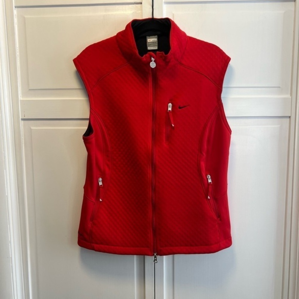 Nike Women's Thermal-Fit Quilted Vest Size Women’s XL Color Red